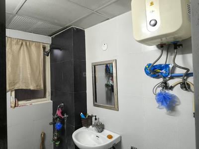 Bathroom Image of 1147 Sq.ft 2.5 BHK Apartment / Flat for rent in JM Orchid, Sector 76 Noida for Rs. 33000
