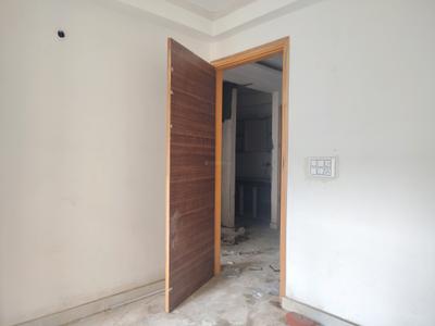 Bedroom Image of 650 Sq.ft 2 BHK Apartment / Flat for sale in Sangam Vihar New Delhi for Rs. 3800000