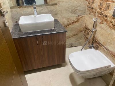 Bathroom Image of 1800 Sq.ft 3 BHK Builder Floor for rent in Nizamuddin West New Delhi for Rs. 150000