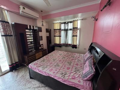 Bedroom Image of 3000 Sq.ft 4 BHK Penthouse for rent in Mahagun Mansion Phase 1 and 2, Indirapuram Ghaziabad for Rs. 42000