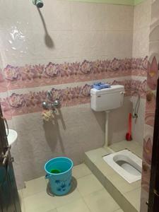 Bathroom Image of 1000 Sq.ft 2.5 BHK Apartment / Flat for sale in Indira Nagar Lucknow for Rs. 4000000