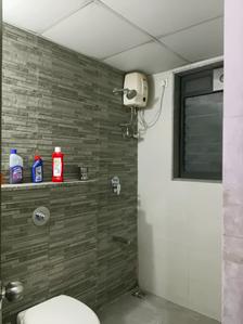 Common Bathroom Image of 850 Sq.ft 1.5 BHK Apartment / Flat for rent in Lodha Palava Downtown, Palava Phase 2 Thane for Rs. 16000