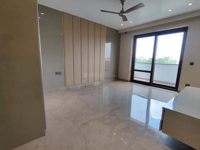 Bedroom Image of 3564 Sq.ft 4 BHK Builder Floor for sale in Yojana Vihar RWA, Anand Vihar New Delhi for Rs. 60000000