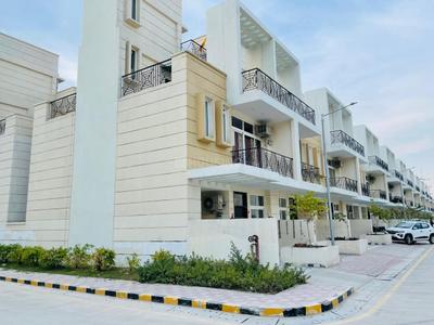 Image of 2950 Sq.ft 5 BHK Villa for rent in Amrapali Dream Valley, Noida Extension, Greater Noida for Rs. 50000