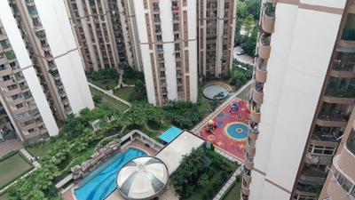 Image of 1425 Sq.ft 3 BHK Apartment / Flat for sale in Paramount Symphony, Crossings Republik, Ghaziabad for Rs. 10700000