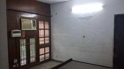 Bedroom Image of 1800 Sq.ft 3.5 BHK Duplex for sale in Swaraj Homes Pocket C RWA Sarita Vihar, Sarita Vihar New Delhi for Rs. 31000000