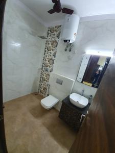 Bathroom Image of 2700 Sq.ft 3 BHK Builder Floor for rent in Sector 46 Gurgaon for Rs. 48000