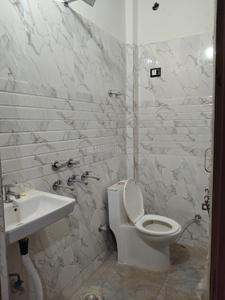 Bathroom Image of 870 Sq.ft 2.5 BHK Builder Floor for rent in Zeta I Greater Noida for Rs. 15000