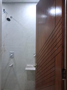 Common Bathroom Image of 1000 Sq.ft 2 BHK Apartment / Flat for sale in Networth Pride 2, Sector 73 Noida for Rs. 3900000