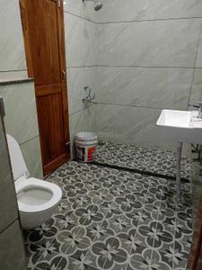 Bathroom Image of 1500 Sq.ft 2 BHK Independent House for rent in Sector 20 Noida for Rs. 26000