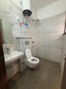 Bathroom Image of 800 Sq.ft 1 BHK Builder Floor for rent in Sector 23 Gurgaon for Rs. 25000
