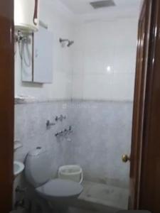 Bathroom Image of 900 Sq.ft 2 BHK Apartment / Flat for rent in Lajpat Nagar New Delhi for Rs. 50000