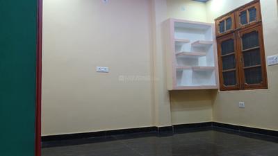 Living Room Image of 1000 Sq.ft 2 BHK Builder Floor for rent in Phool Bagh Colony Lucknow for Rs. 12000