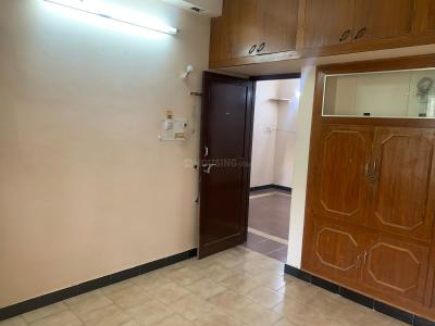 Bedroom Image of 1000 Sq.ft 2 BHK Apartment / Flat for rent in Anna Nagar Chennai for Rs. 32000