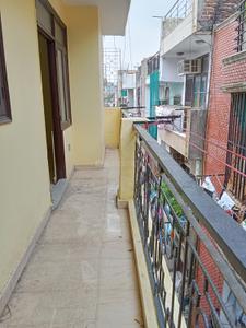 Balcony Image of 850 Sq.ft 2 BHK Builder Floor for rent in Safdarjung Enclave New Delhi for Rs. 30000