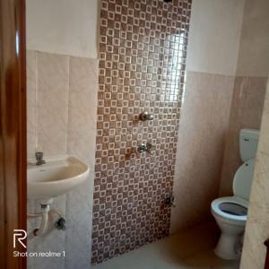 Bathroom Image of 520 Sq.ft 1 BHK Apartment / Flat for sale in Shrachi Dakhinatya, Baruipur P Kolkata for Rs. 1600000