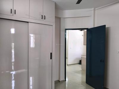 Bedroom Image of 950 Sq.ft 3 BHK Apartment / Flat for rent in Pyramid Infinity, Sector 70 Gurgaon for Rs. 27000