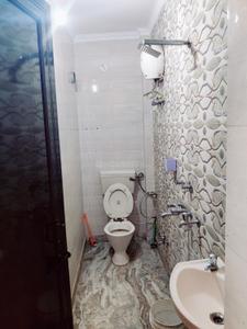 Bathroom Image of 325 Sq.ft 1 BHK Builder Floor for rent in Sector 5 Rohini New Delhi for Rs. 15500