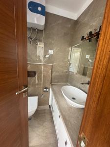 Bathroom Image of 2150 Sq.ft 3 BHK Builder Floor for sale in Defence Colony New Delhi for Rs. 85000000