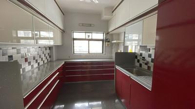 Kitchen Image of 1800 Sq.ft 3 BHK Apartment / Flat for rent in Maker Tower, Cuffe Parade Mumbai for Rs. 500000