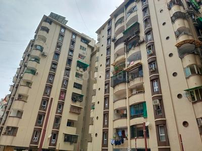Building Image of 990 Sq.ft 2 BHK Apartment / Flat for sale in Shivalik Sanjay Tower, Satellite Ahmedabad for Rs. 7200000