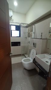 Bathroom Image of 2000 Sq.ft 4 BHK Apartment / Flat for rent in Dharampeth Nagpur for Rs. 75000