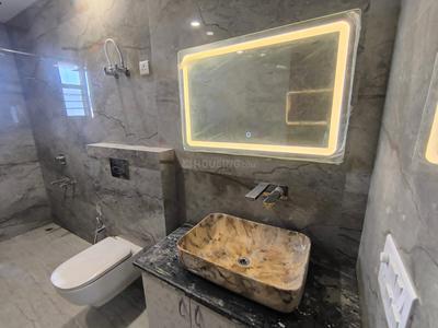 Bathroom Image of 2200 Sq.ft 3 BHK Builder Floor for rent in Sector 11 Faridabad for Rs. 40000