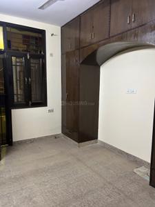 Bedroom Image of 980 Sq.ft 2 BHK Independent House for rent in Vikaspuri New Delhi for Rs. 17000