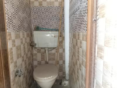 Bathroom Image of 650 Sq.ft 1 BHK Builder Floor for rent in Nawada New Delhi for Rs. 16500