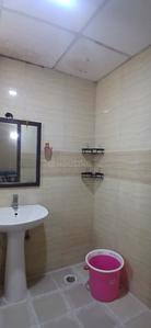 Bathroom Image of 450 Sq.ft 1 BHK Apartment / Flat for rent in Supertech Ecociti, Sector 137 Noida for Rs. 19500
