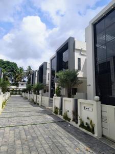 Image of 1950 Sq.ft 3.5 BHK Villa for sale in Maradu, Kochi for Rs. 18000000