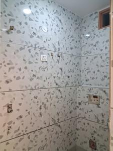 Common Bathroom Image of 850 Sq.ft 3 BHK Builder Floor for rent in Dwarka Mor New Delhi for Rs. 31000