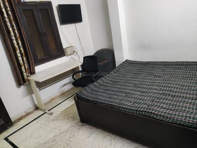 Bedroom Image of 1600 Sq.ft 2 BHK Builder Floor for rent in Sector 39 Noida for Rs. 32000
