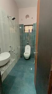 Bathroom Image of Girl&#x27;s pg in Jadavpur, Kolkata