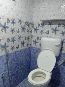 Bathroom Image of 600 Sq.ft 2 BHK Apartment / Flat for rent in MP Housing Board Colony Bhilai for Rs. 8500