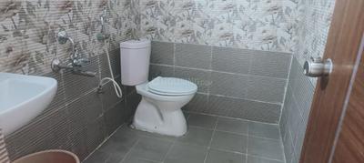 Bathroom Image of 600 Sq.ft 1 BHK Builder Floor for rent in Munnekollal Bengaluru for Rs. 20000