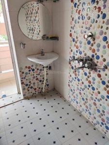 Bathroom Image of 800 Sq.ft 2 BHK Builder Floor for rent in Telibagh Lucknow for Rs. 9000