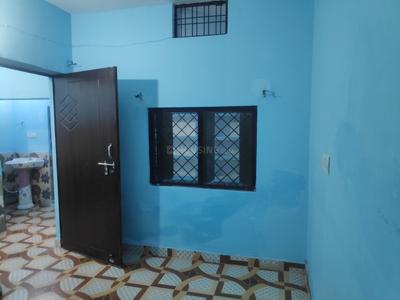 Bedroom Image of 650 Sq.ft 2 BHK Builder Floor for rent in Alambagh Lucknow for Rs. 7500