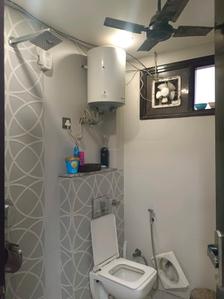 Common Bathroom Image of 1800 Sq.ft 3 BHK Builder Floor for sale in KG-III New Delhi for Rs. 32500000