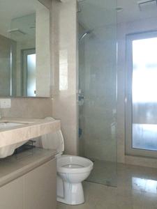 Common Bathroom Image of 1250 Sq.ft 3 BHK Apartment / Flat for rent in Lake Enclave, Hiranandani Estate Thane for Rs. 98000
