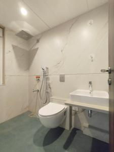 Bathroom Image of 2850 Sq.ft 5 BHK Duplex for sale in Ahura The Latitude D, Kondhwa Pune for Rs. 32000000
