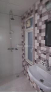 Bathroom Image of 1380 Sq.ft 3 BHK Builder Floor for rent in Vaishali Ghaziabad for Rs. 35000