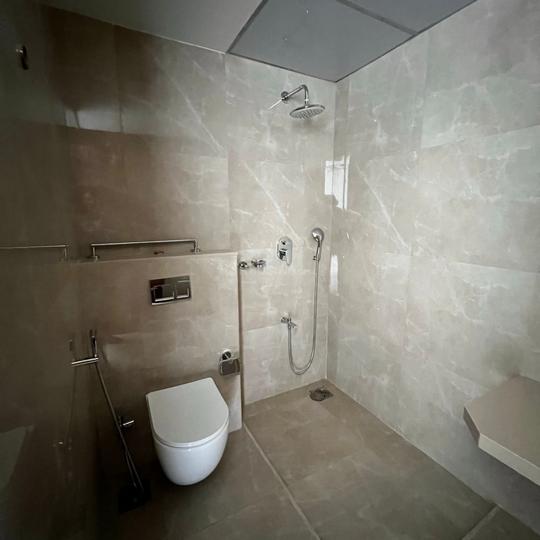 Kasaravadi, Dadar West Bathroom 1