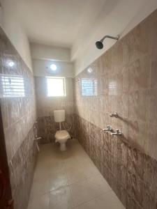 Bathroom Image of 900 Sq.ft 2 BHK Apartment / Flat for rent in Chinar Park Kolkata for Rs. 15000