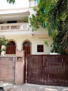 Image of 3000 Sq.ft 3 BHK Independent House for rent in Memnagar, Ahmedabad for Rs. 50000