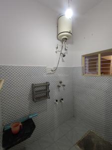 Bathroom Image of 1400 Sq.ft 3 BHK Builder Floor for rent in Siddanna Layout Bengaluru for Rs. 45000