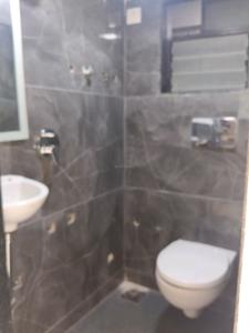 Common Bathroom Image of 395 Sq.ft 1 BHK Apartment / Flat for sale in JP North Aviva, Mira Road East Mira Bhayandar for Rs. 5650000