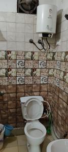 Bathroom Image of 1100 Sq.ft 2 BHK Apartment / Flat for sale in ABCZ East Platinum, Sector 44 Noida for Rs. 5499999