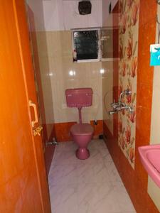 Image of 1045 Sq.ft 2 BHK Apartment / Flat for rent in Tangra, Kolkata for Rs. 27000