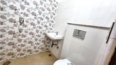 Bathroom Image of 1100 Sq.ft 3 BHK Apartment / Flat for sale in Peer Muchalla Zirakpur for Rs. 6190000